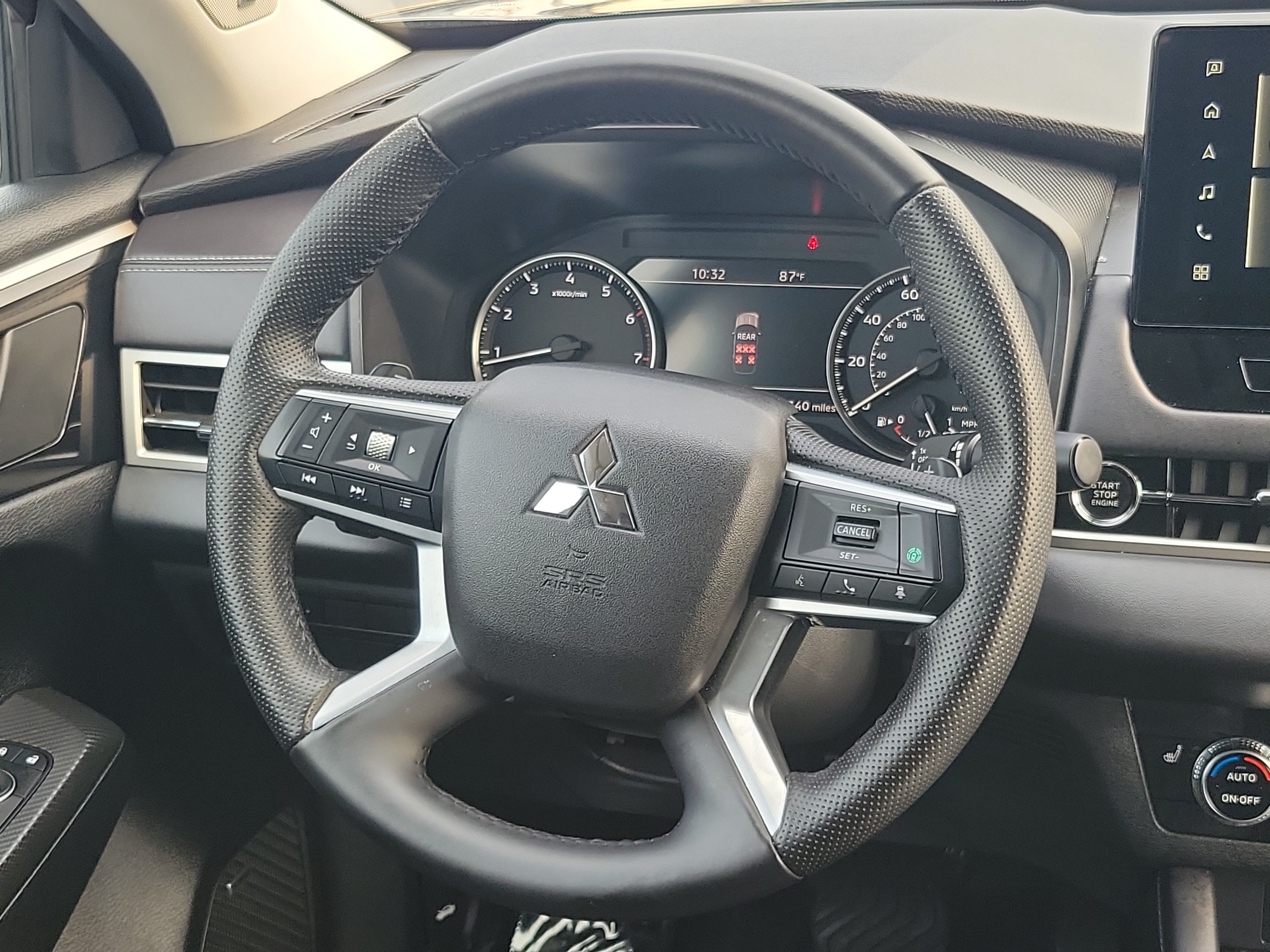 Used 2025 Mitsubishi Outlander SE AWD/4WD image 21