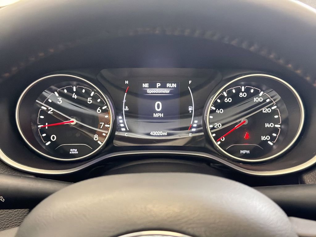 Used 2019 Jeep Compass Latitude w/ Cold Weather Group FWD image 11