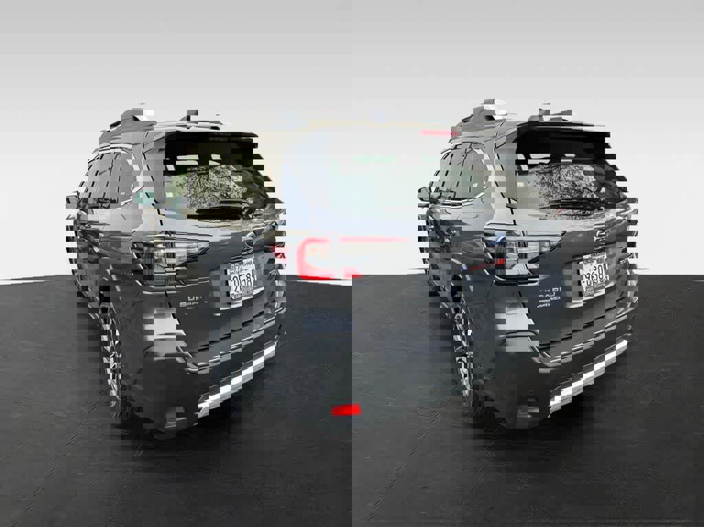 Used 2023 Subaru Outback Touring image 4