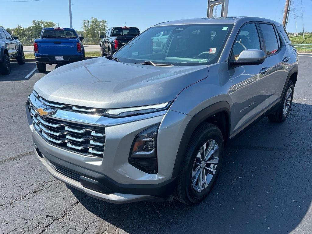 Used 2026 Chevrolet Equinox LT AWD/4WD image 9