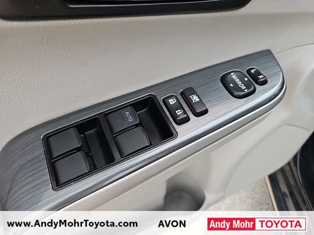 Used 2012 Toyota Camry XLE w/ Leather Pkg FWD image 12