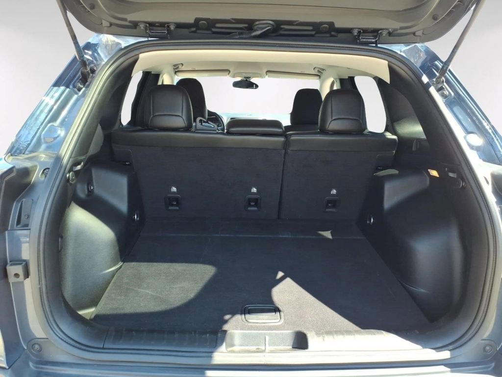 Used 2020 Jeep Cherokee Latitude Plus w/ Cold Weather Group image 13