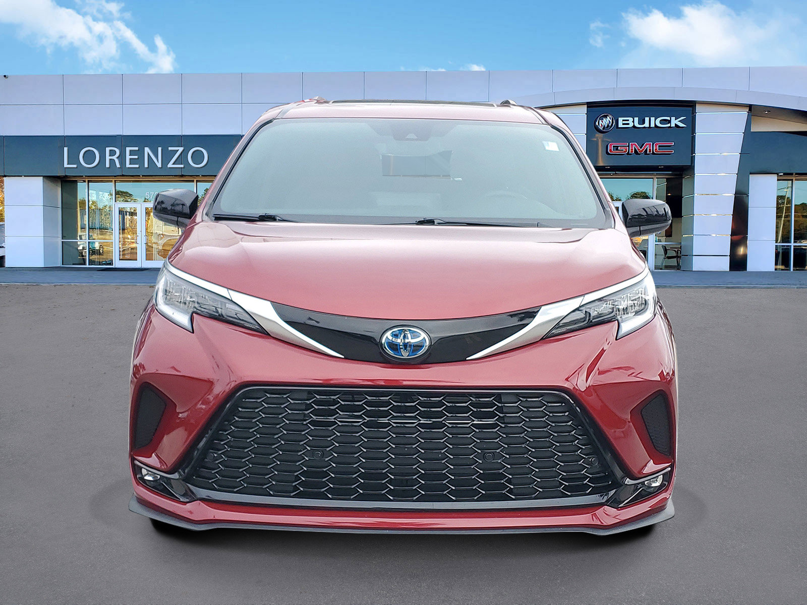Used 2022 Toyota Sienna XSE video 2