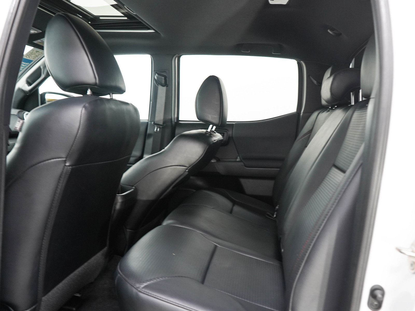 Used 2019 Toyota Tacoma TRD Off-Road AWD/4WD image 15