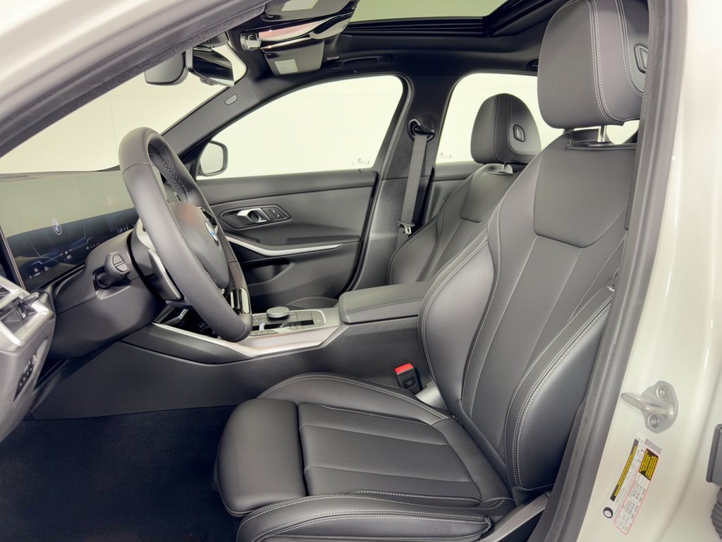 Used 2026 BMW 330i Sedan RWD image 5