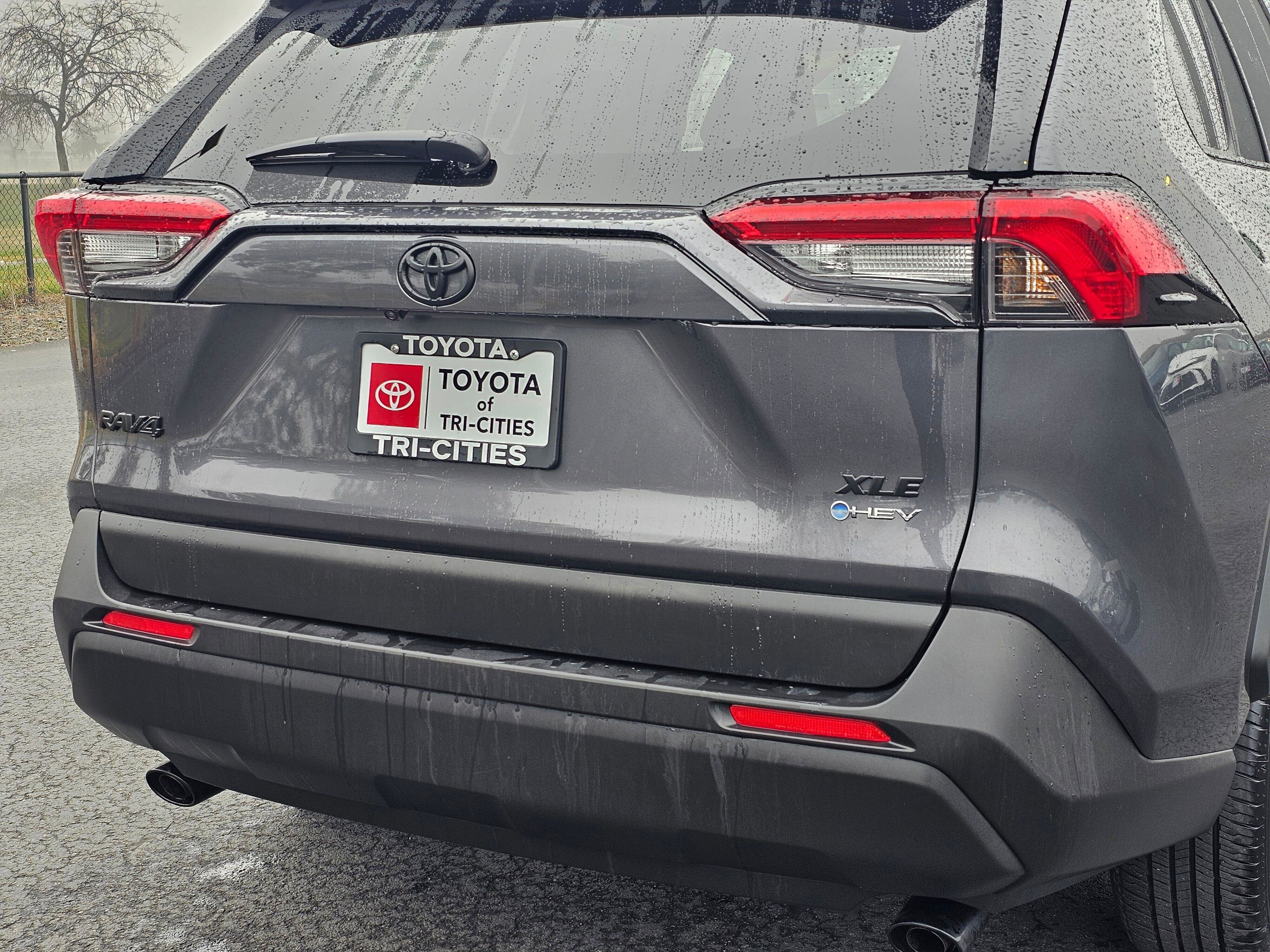 Used 2025 Toyota RAV4 XLE w/ Convenience Package image 13