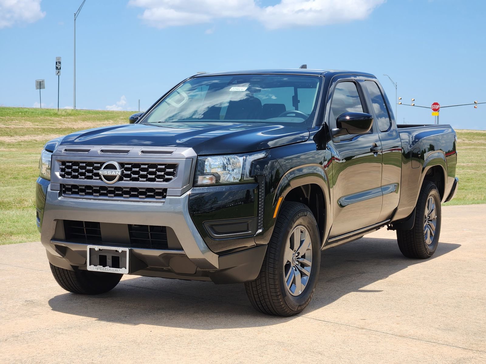 New 2025 Nissan Frontier SV image 7