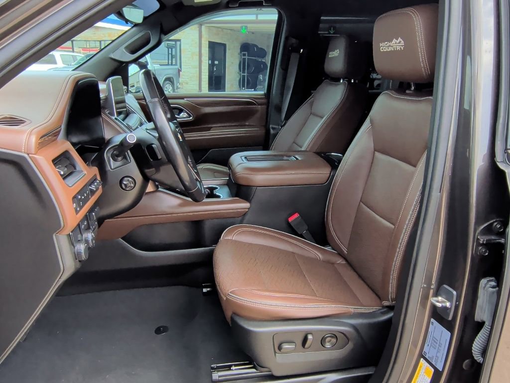 Used 2021 Chevrolet Tahoe High Country w/ Premium Package RWD image 13