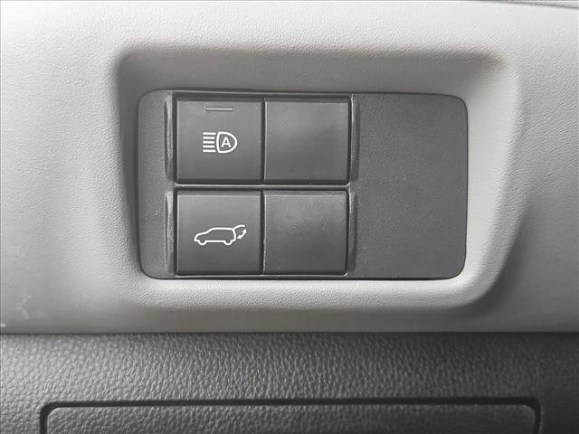 Used 2021 Toyota Highlander LE AWD/4WD image 17
