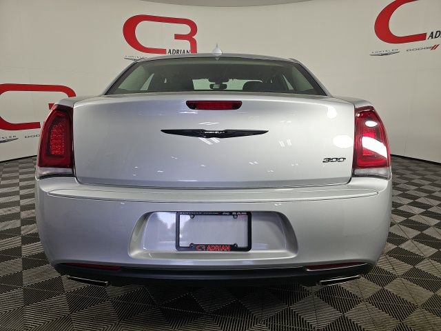 Certified 2023 Chrysler 300 Touring w/ Sport Appearance Package image 6