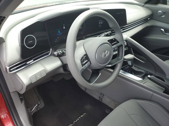 Certified 2024 Hyundai Elantra SEL FWD image 15