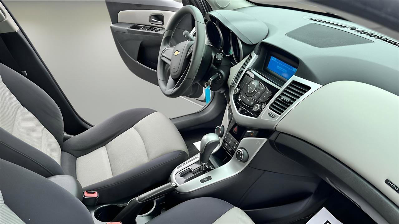 Used 2015 Chevrolet Cruze LS FWD image 22