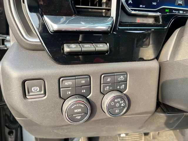 Used 2025 Chevrolet Silverado 1500 High Country w/ High Country Premium Package AWD/4WD image 33