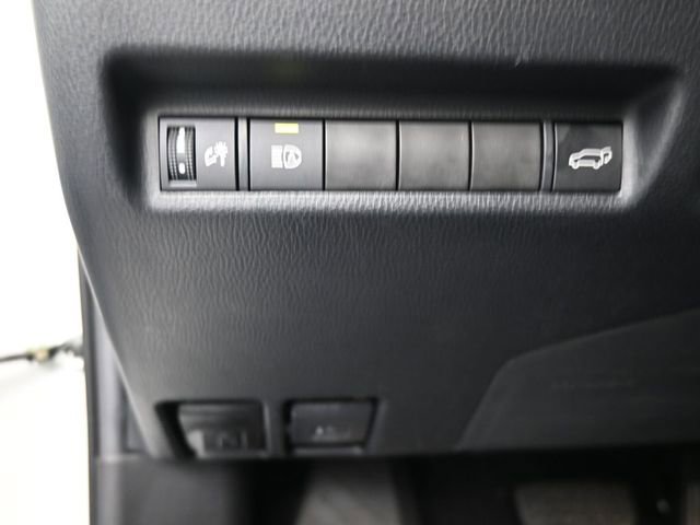 Used 2022 Toyota RAV4 XLE w/ Convenience Package image 14