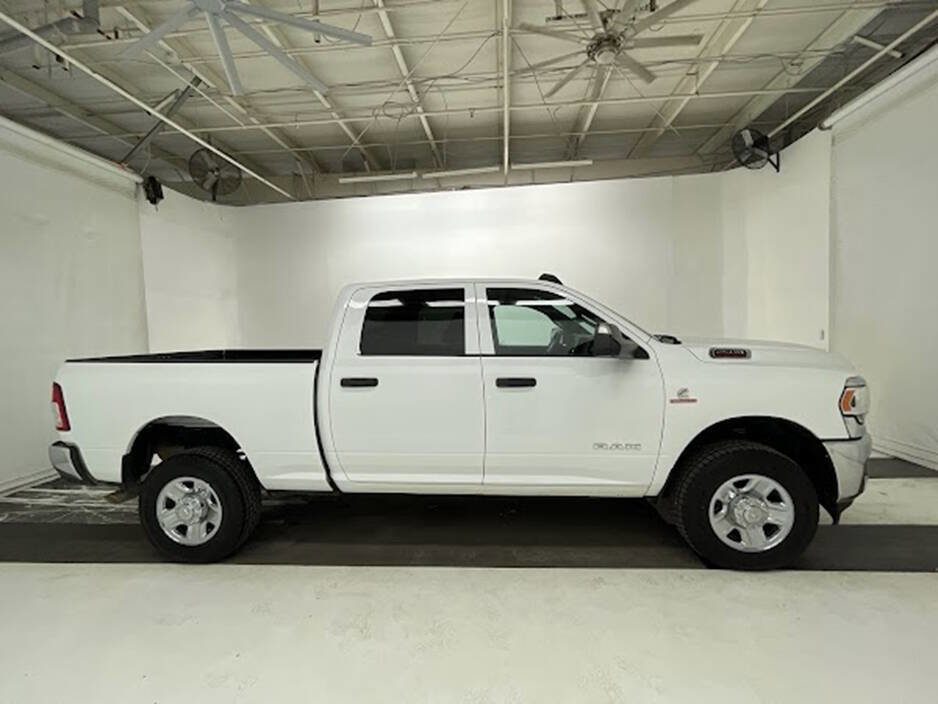 Used 2022 RAM 2500 Tradesman w/ Chrome Appearance Group image 9
