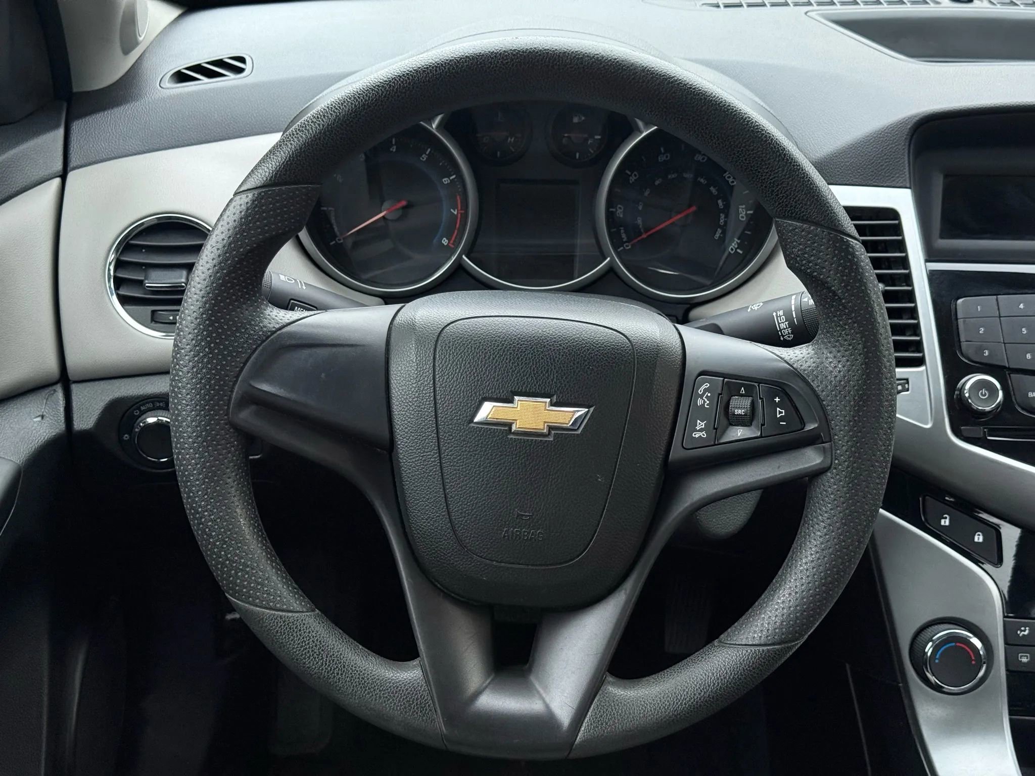 Used 2013 Chevrolet Cruze LS image 34