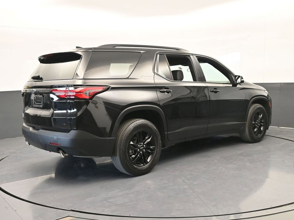 Used 2023 Chevrolet Traverse LT w/ Midnight/Sport Edition image 6