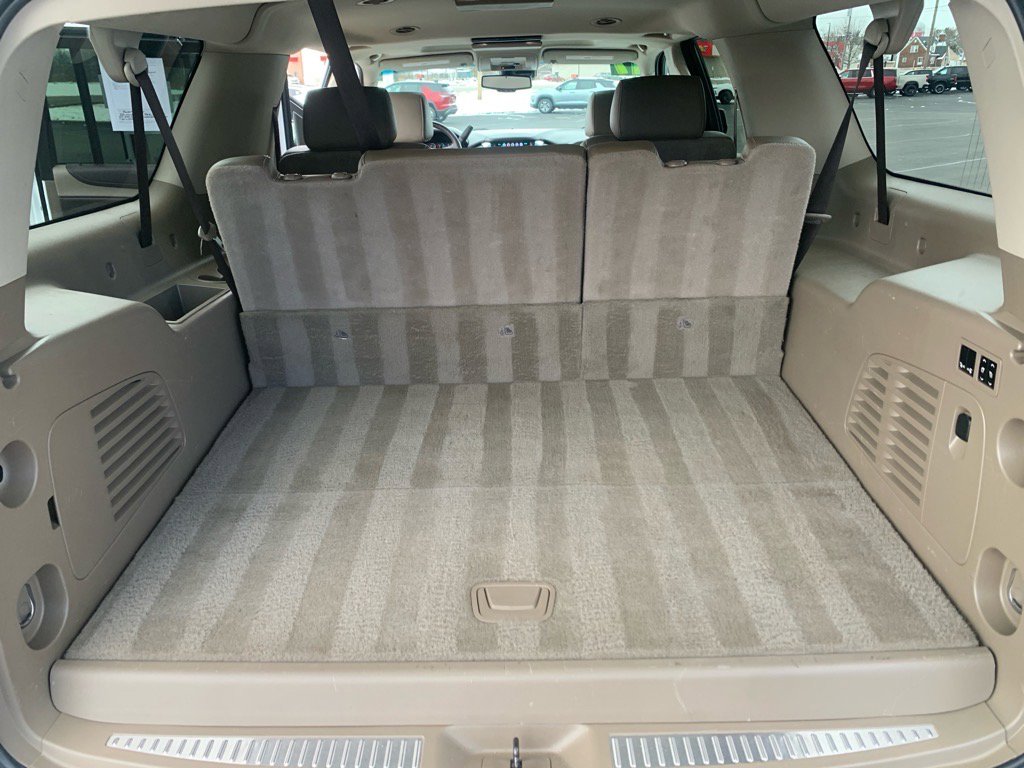 Used 2017 Chevrolet Suburban LT image 7