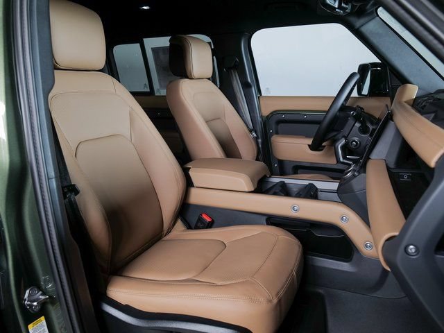 New 2026 Land Rover Defender 110 X-Dynamic SE AWD/4WD image 3