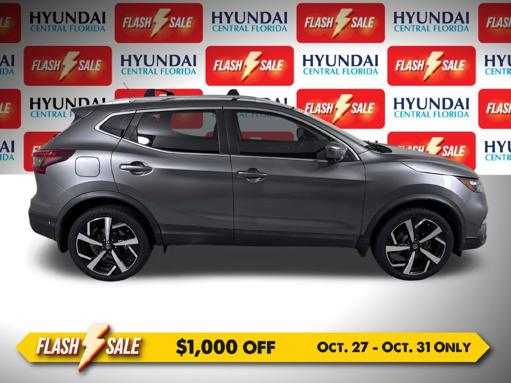 Used 2020 Nissan Rogue Sport SL FWD image 2