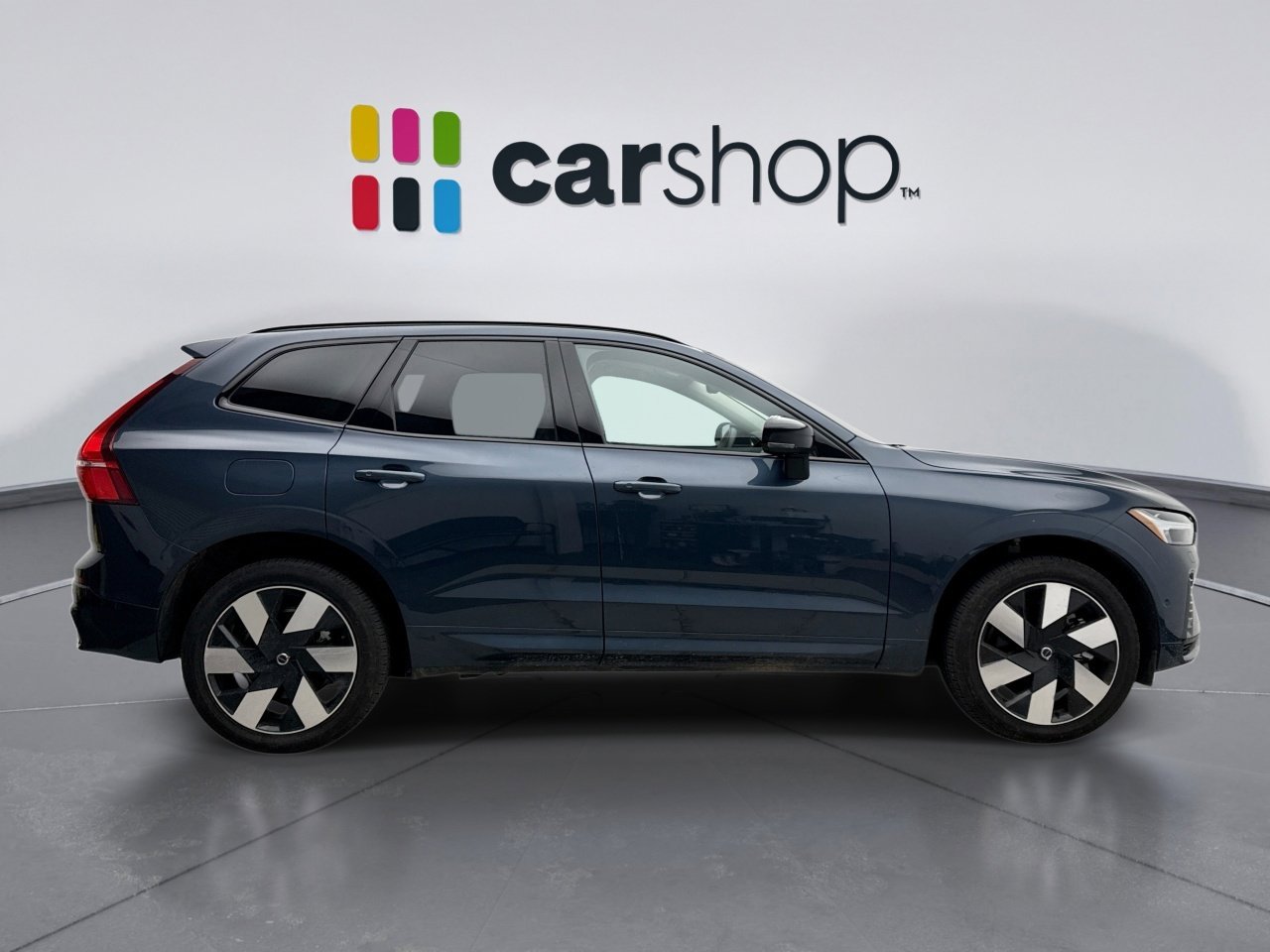 Used 2025 Volvo XC60 T8 Plus w/ Climate Package image 6
