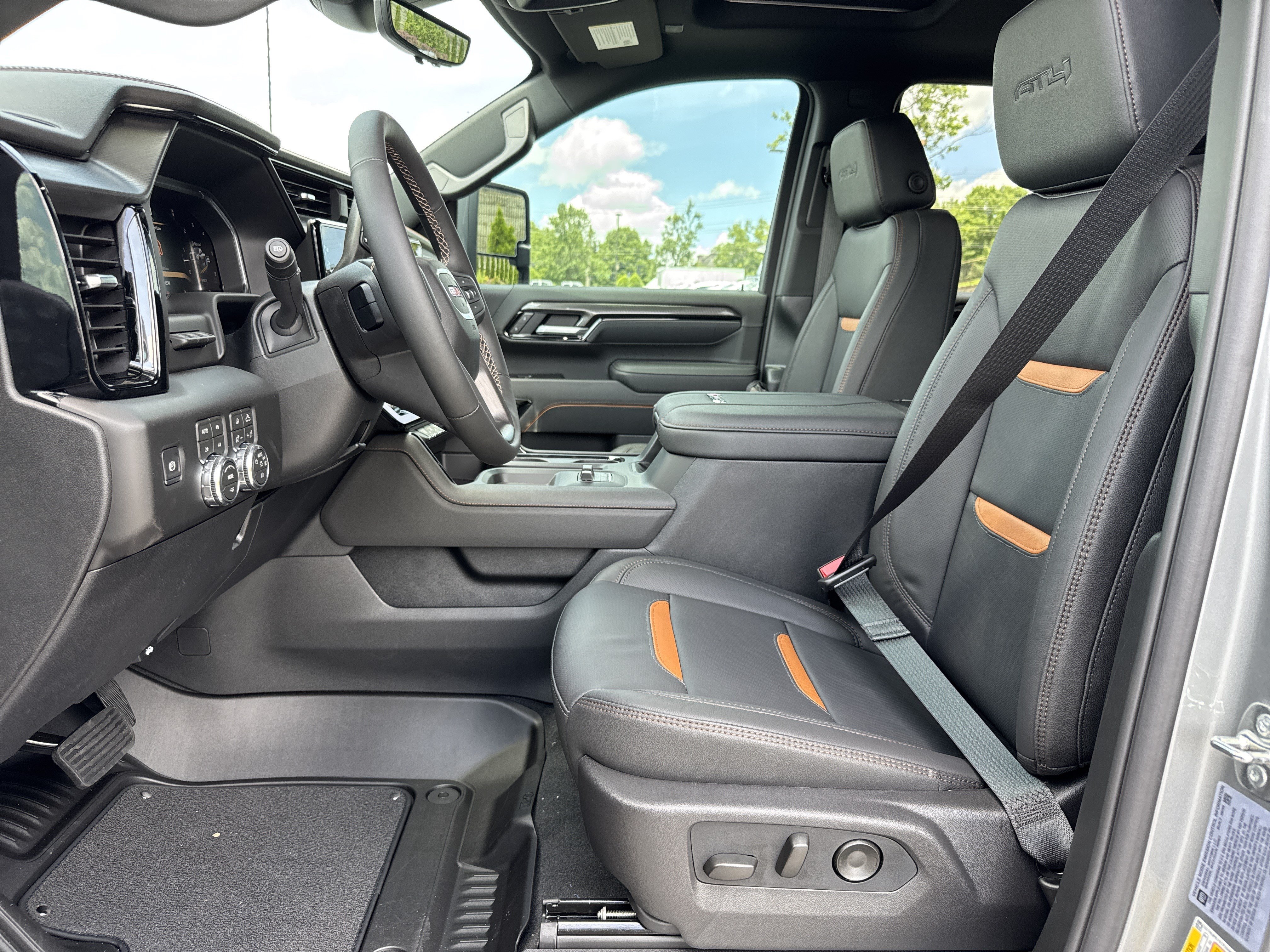 New 2026 GMC Sierra 2500 AT4 w/ AT4 Premium Plus Package AWD/4WD image 16