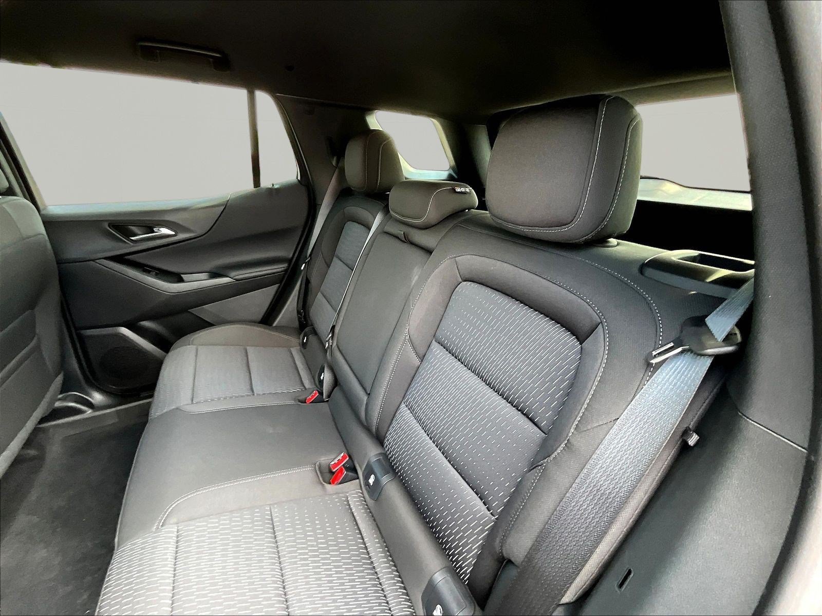 New 2027 Chevrolet Equinox LT w/ Safety and Technology Package AWD/4WD image 18
