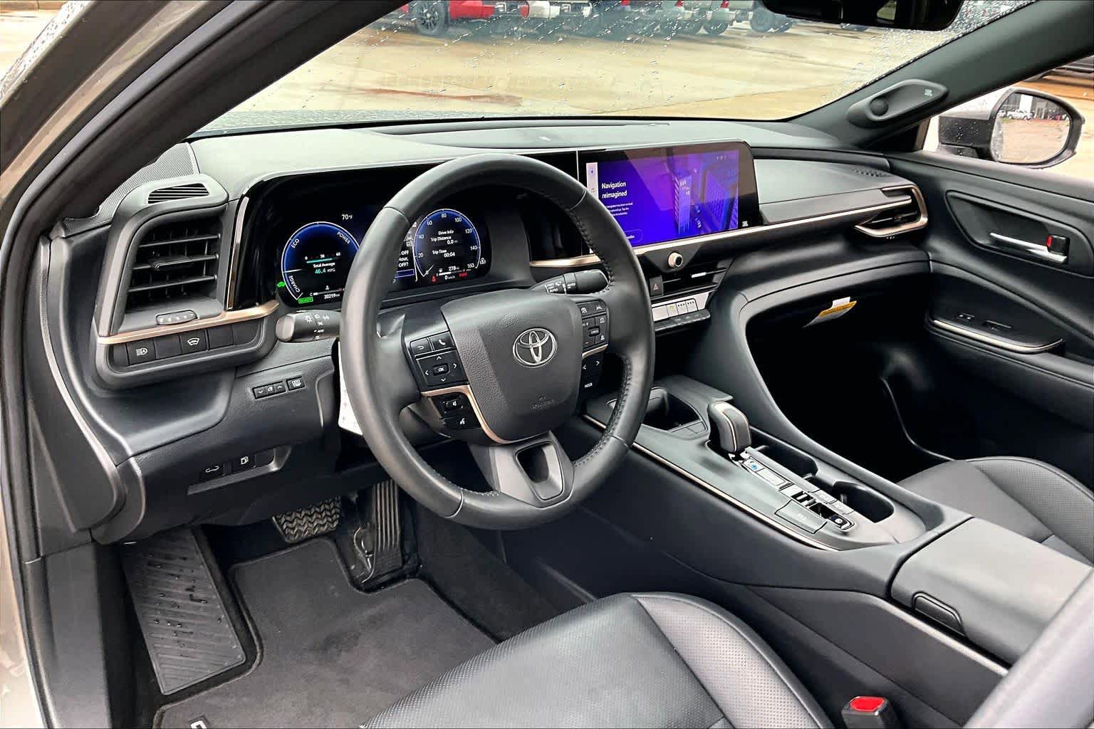 Used 2023 Toyota Crown AWD/4WD image 18