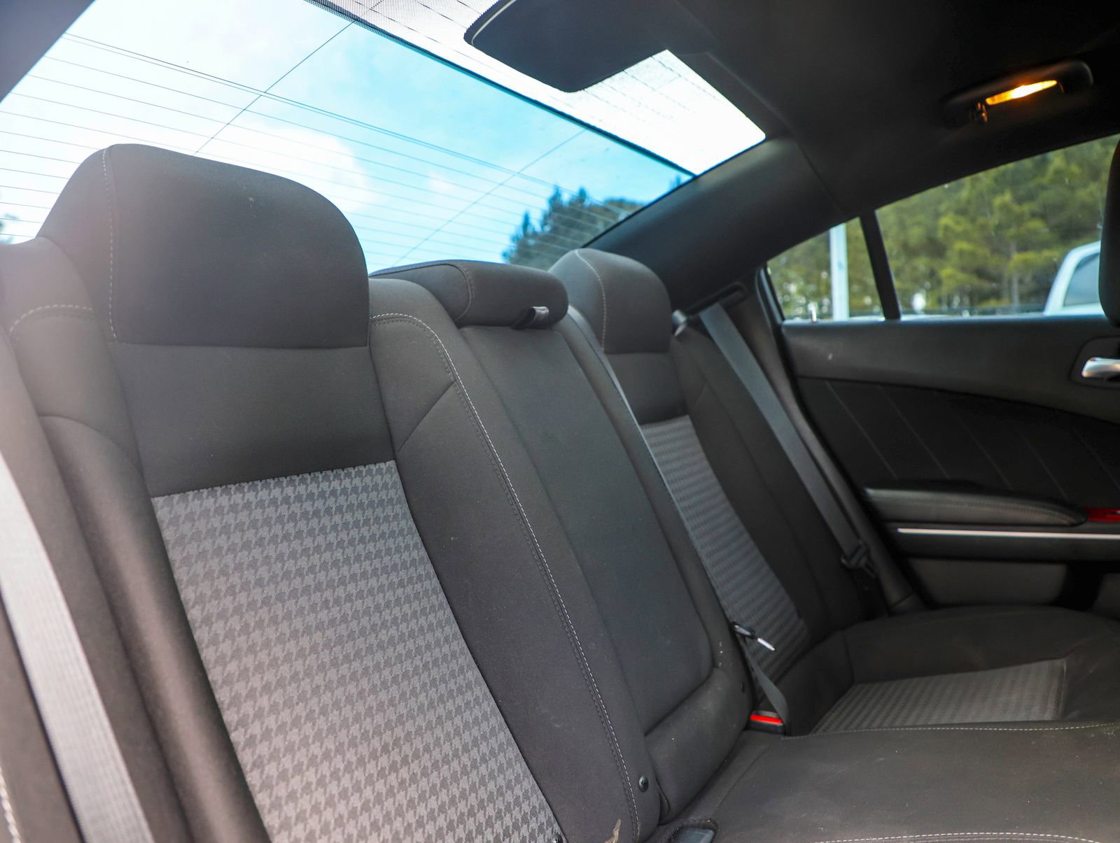 Used 2023 Dodge Charger R/T w/ Technology Group RWD image 8