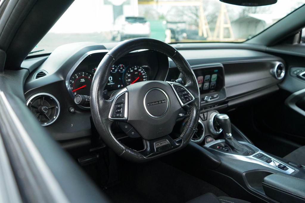 Used 2017 Chevrolet Camaro SS image 7