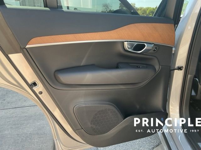 Certified 2024 Volvo XC90 T8 Plus AWD/4WD image 30