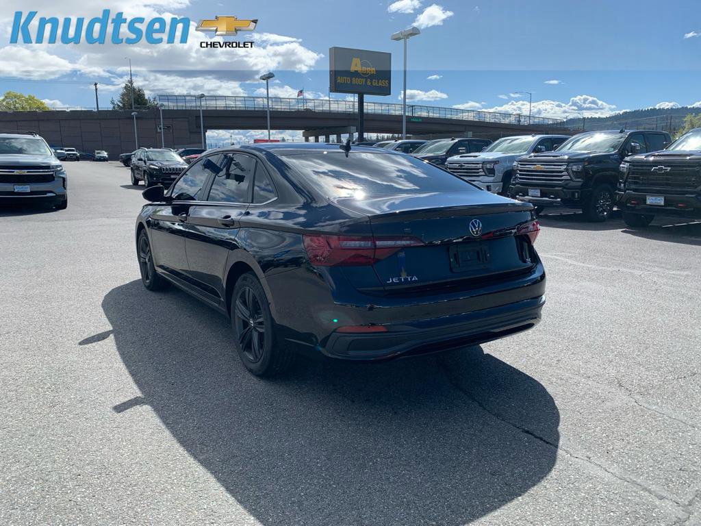 Used 2022 Volkswagen Jetta SE FWD image 5