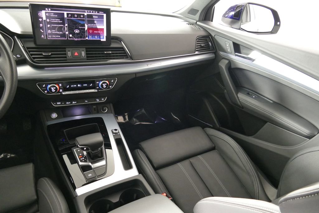 Certified 2025 Audi Q5 2.0T Premium Plus image 8