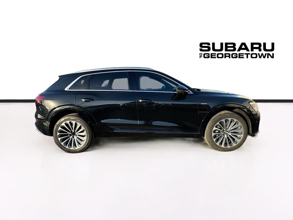 Used 2019 Audi e-tron Prestige w/ Prestige Package image 9