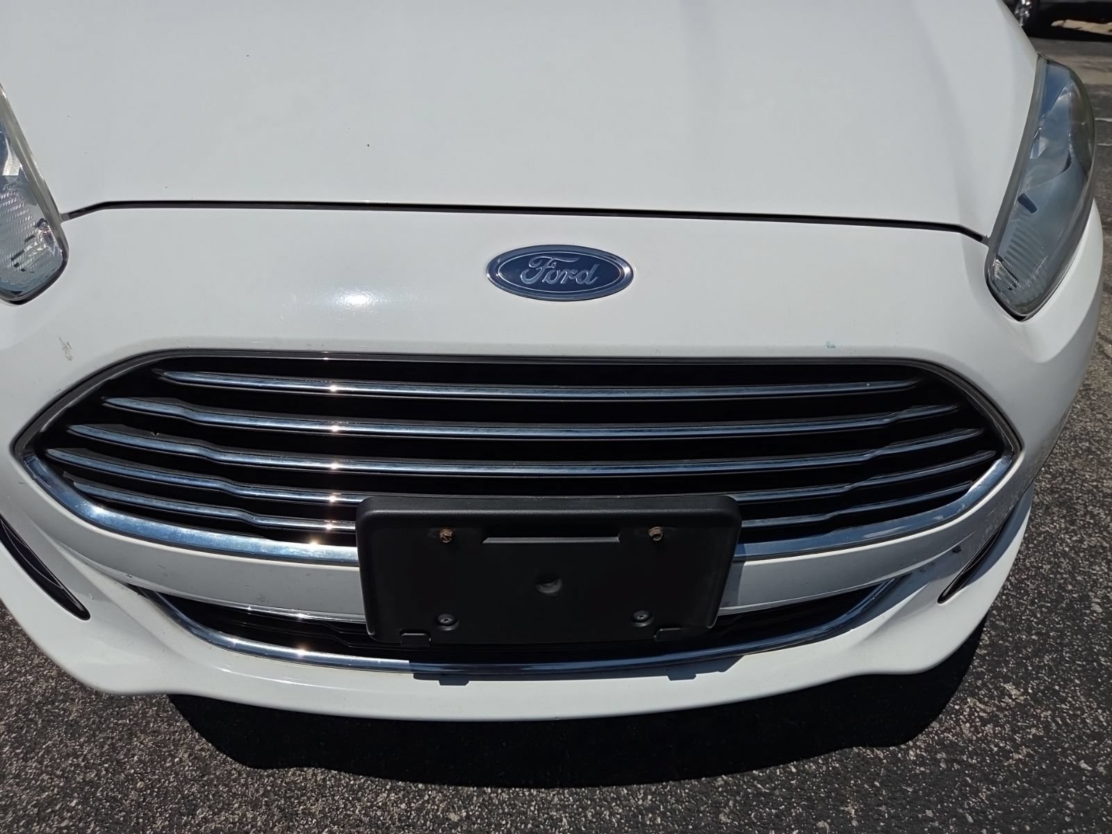 Used 2014 Ford Fiesta Titanium FWD image 6