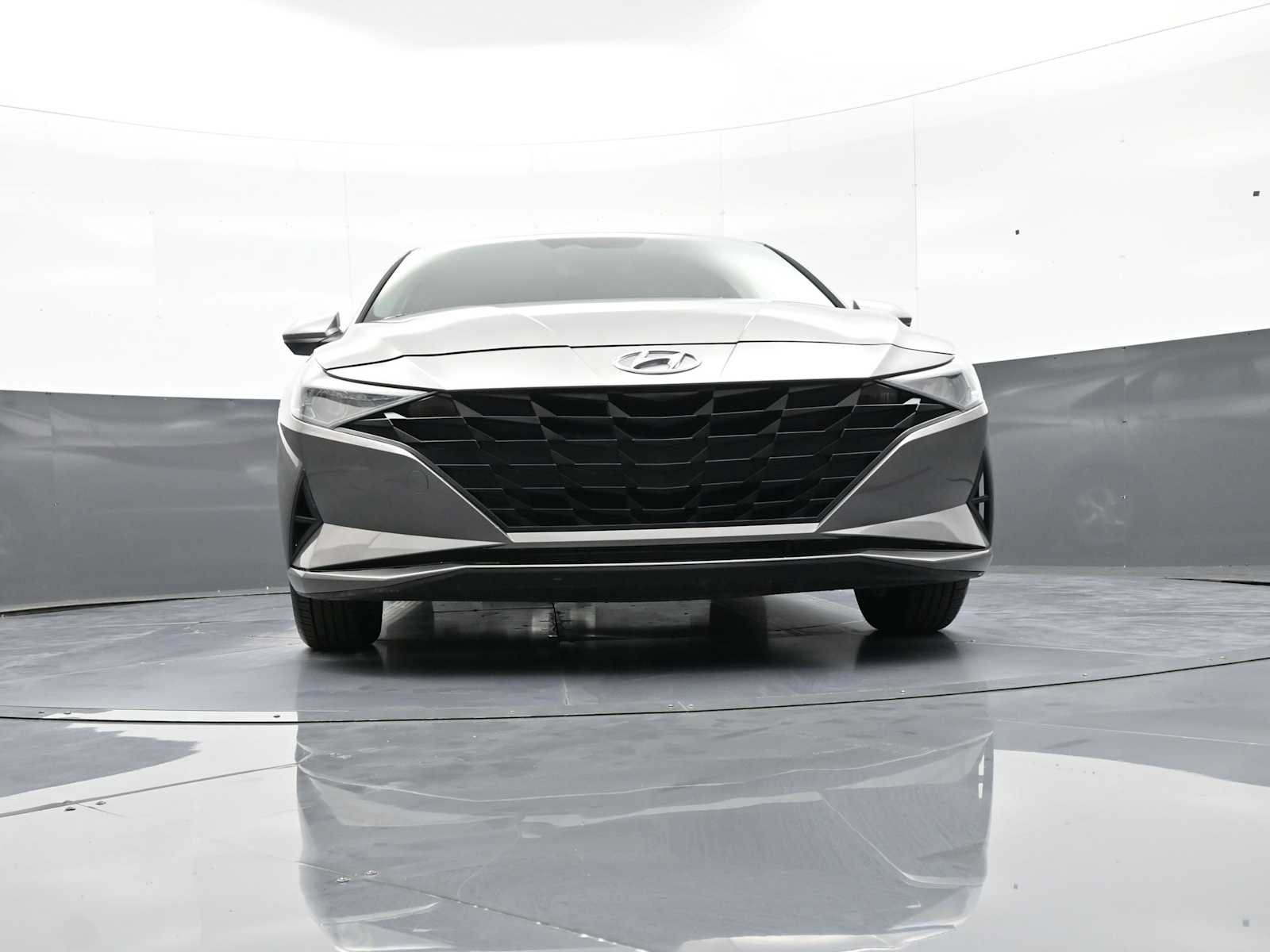 Certified 2023 Hyundai Elantra SE FWD image 25