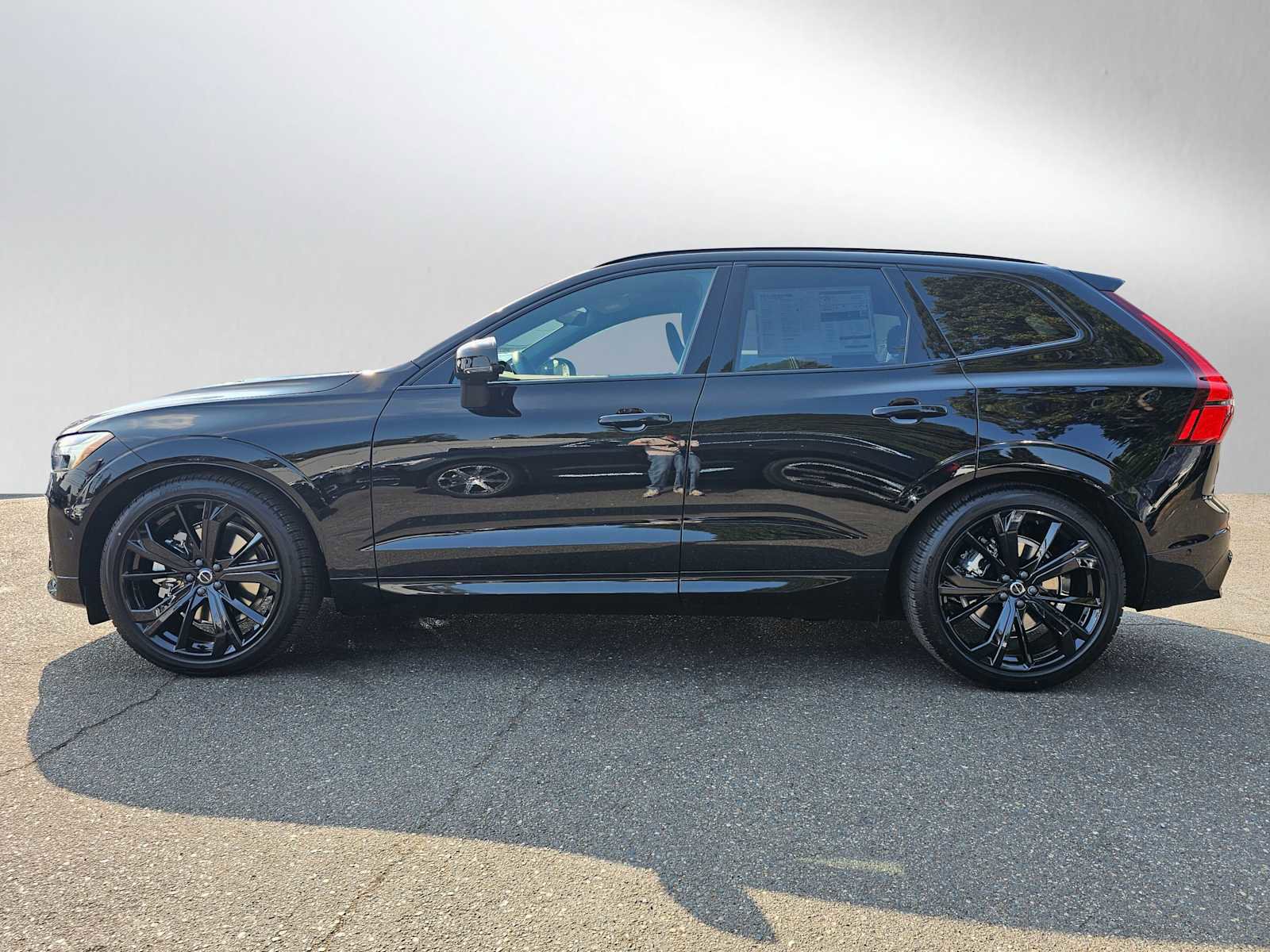 New 2026 Volvo XC60 B5 Ultra w/ Protection Package Premier image 4