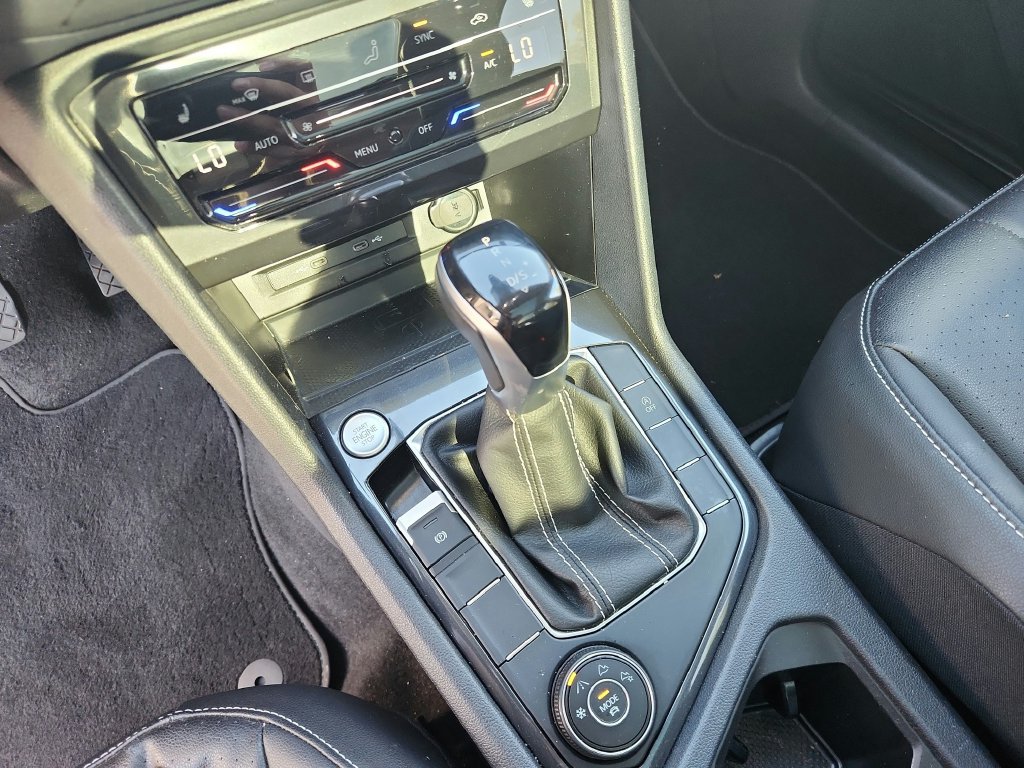 Certified 2023 Volkswagen Tiguan SE w/ Panoramic Sunroof Package AWD/4WD image 14