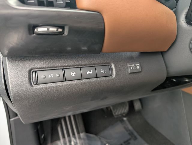 New 2026 Nissan Pathfinder Platinum w/ Accent Package AWD/4WD image 17