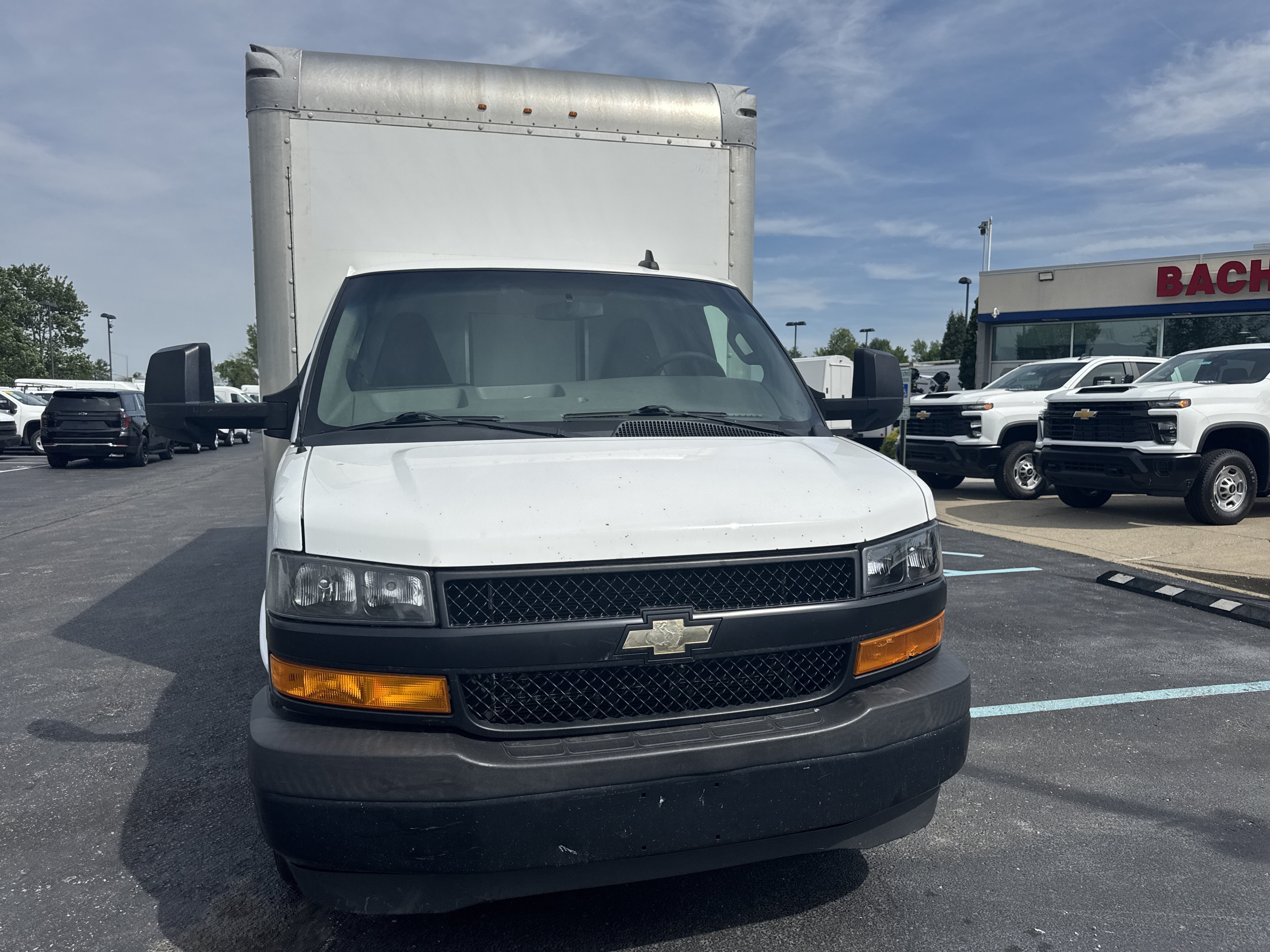Used 2018 Chevrolet Express 3500 Extended w/ Driver Convenience Package RWD image 13