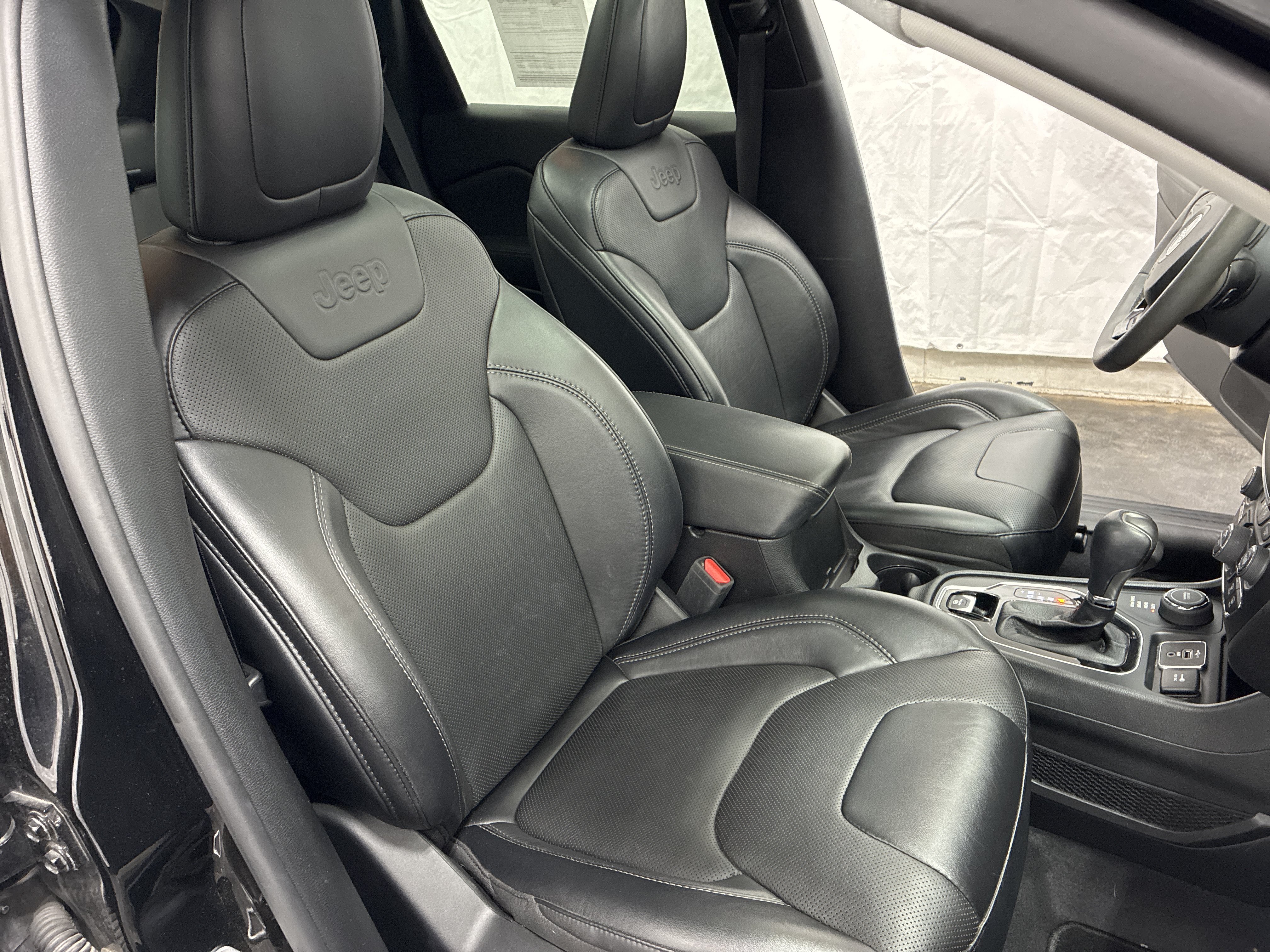 Certified 2023 Jeep Cherokee Altitude Lux w/ Lux Elite Package AWD/4WD image 15