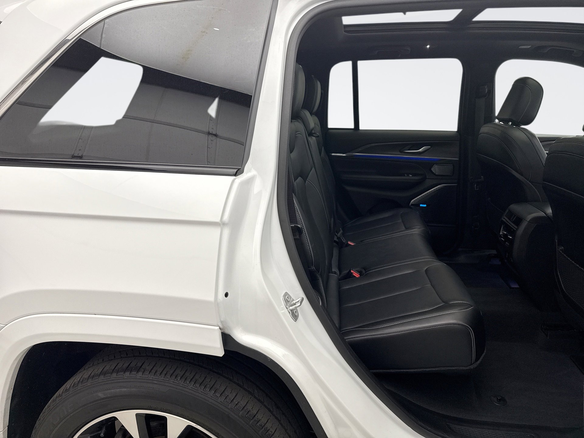 Used 2022 Jeep Grand Cherokee Overland image 20