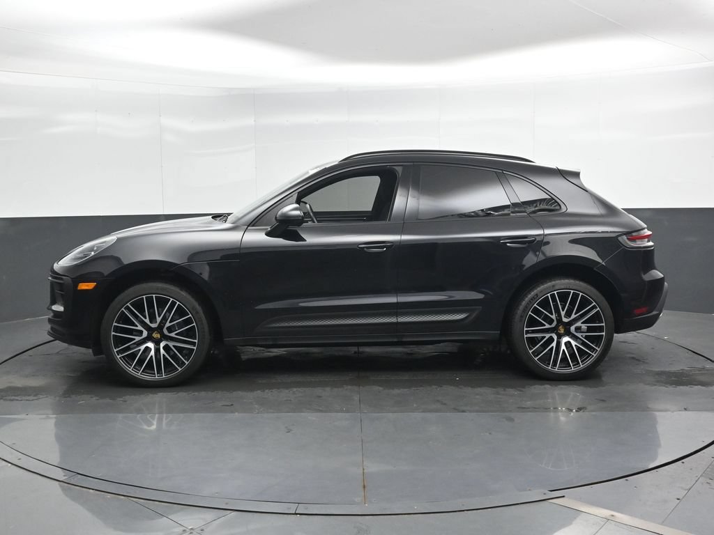 Used 2022 Porsche Macan AWD/4WD image 3