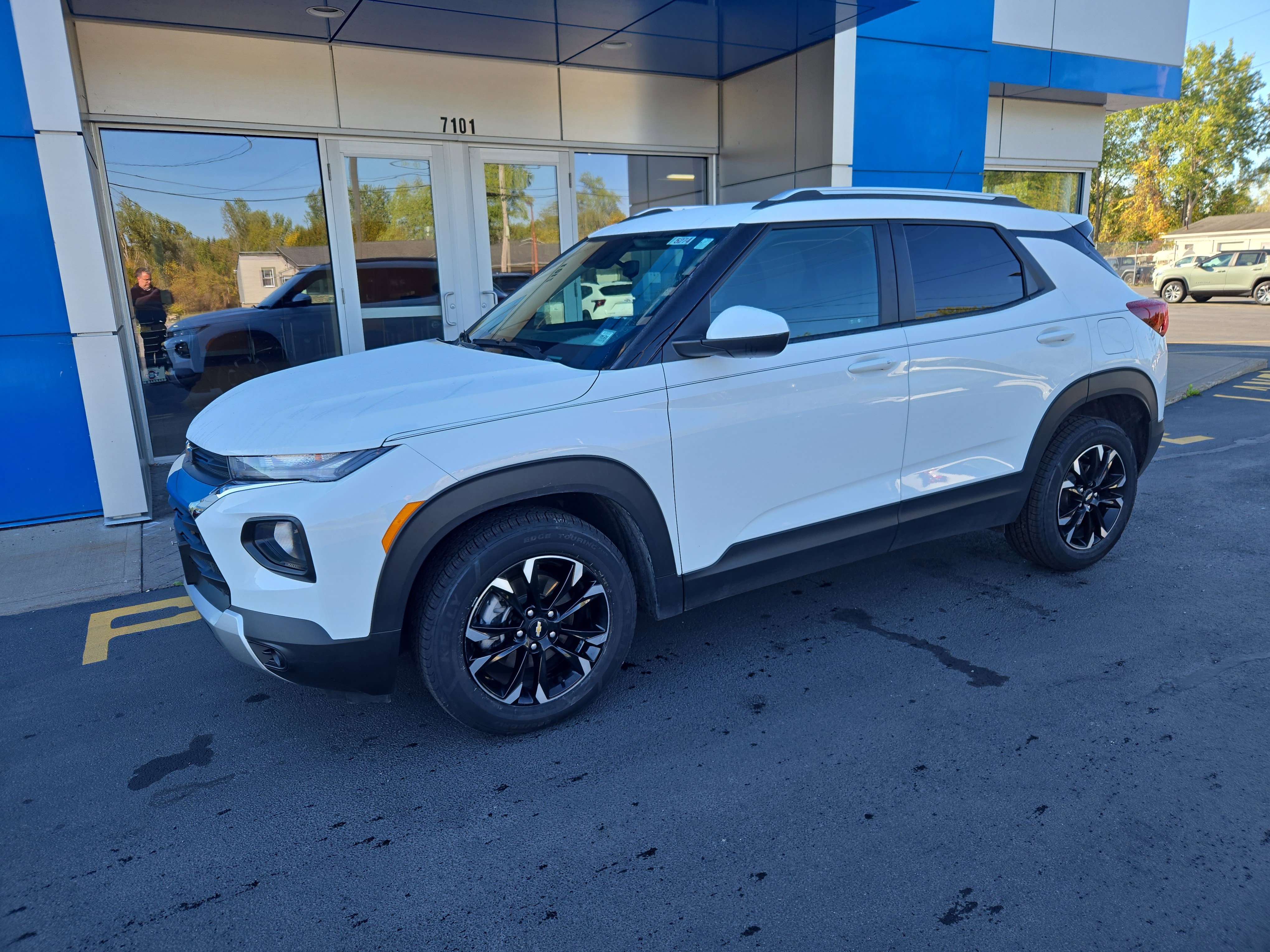 Certified 2023 Chevrolet TrailBlazer LT image 2