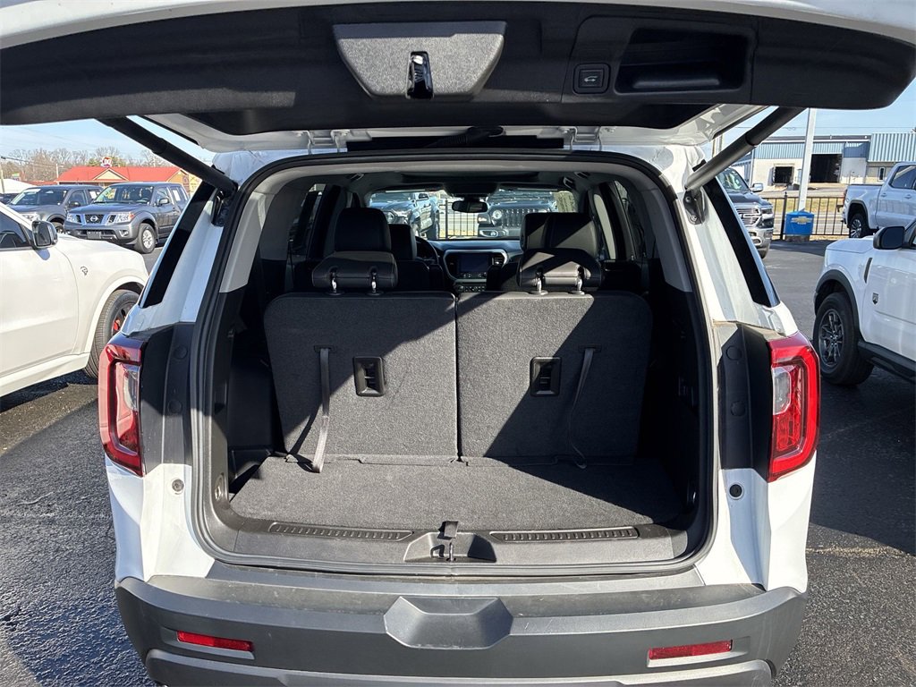 Used 2023 GMC Acadia SLT w/ Elevation Edition image 23