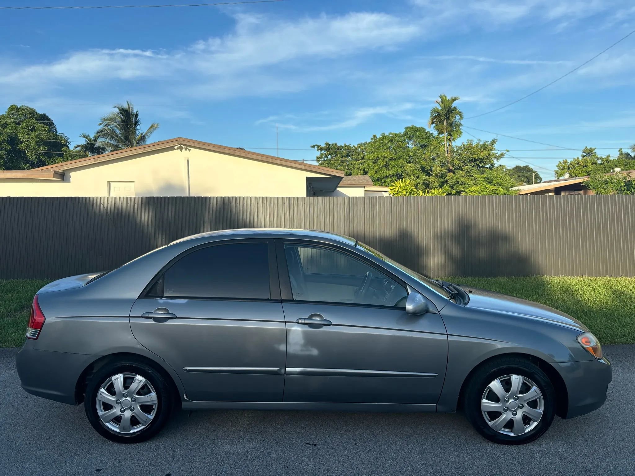 Used 2007 Kia Spectra EX image 3