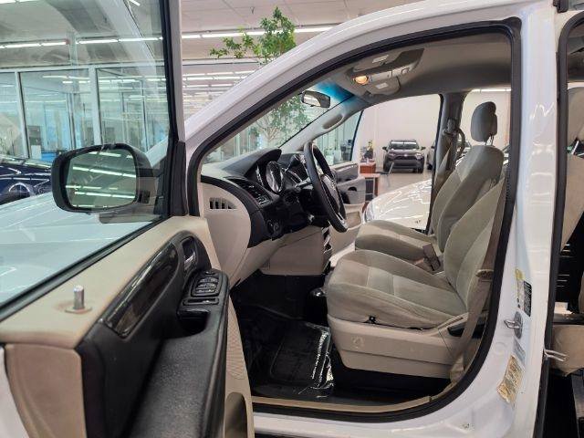 Used 2016 Dodge Grand Caravan SE w/ Quick Order Package 29E SE FWD image 26