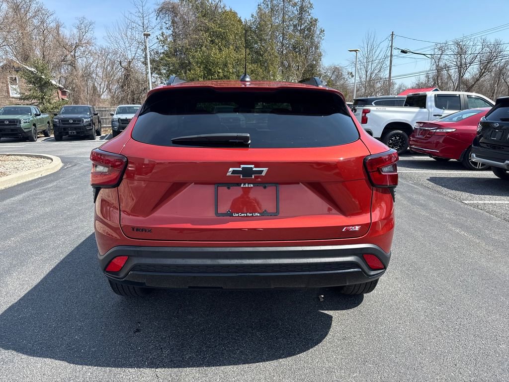 Used 2024 Chevrolet Trax RS w/ Sunroof Package image 7