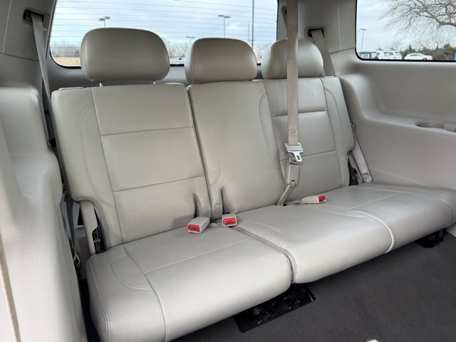 Used 2008 Chrysler Aspen Limited image 14