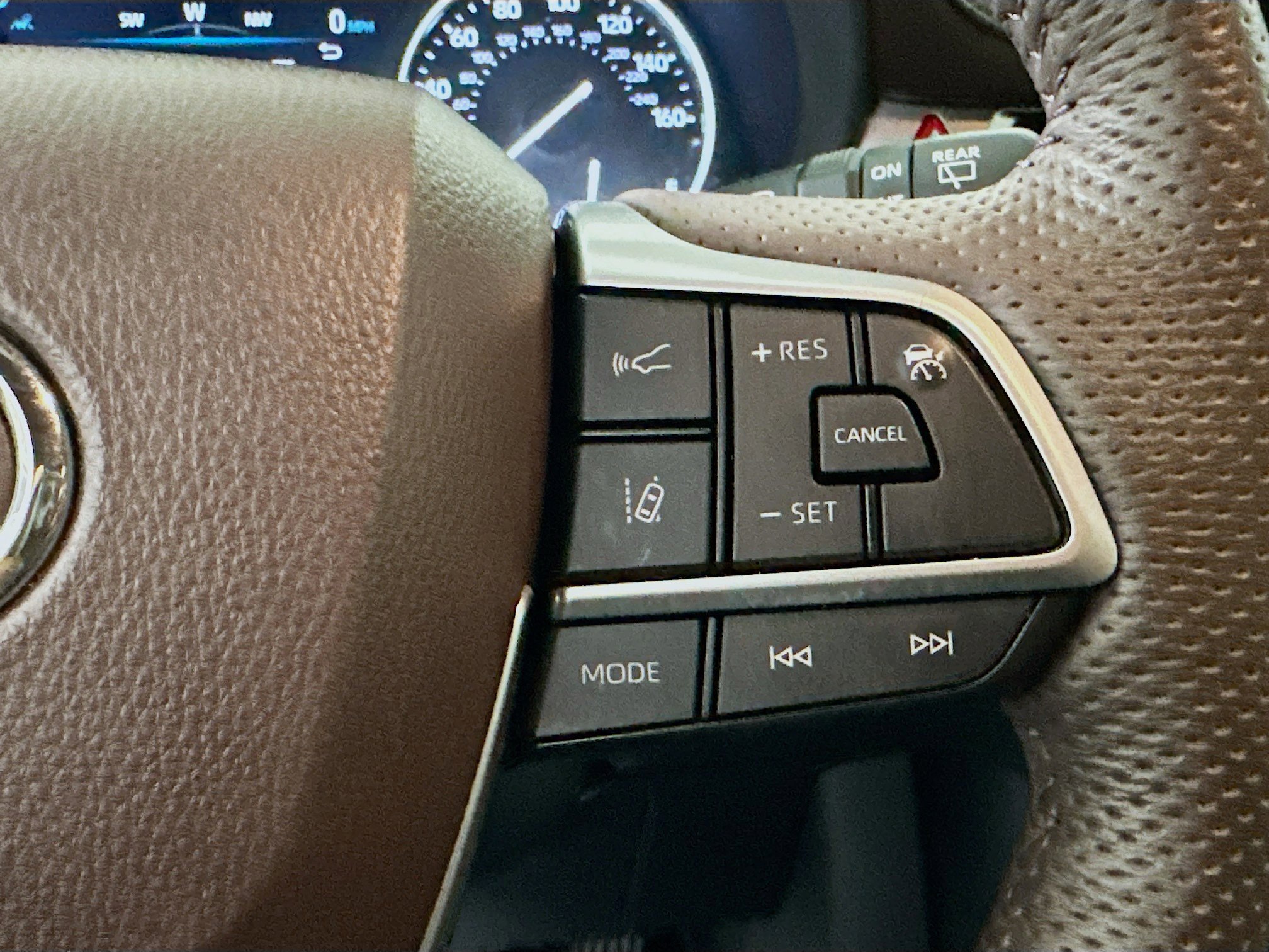 Certified 2024 Toyota Sienna Platinum image 17